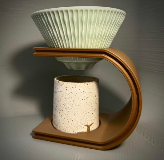 Suporte para coador de café marrom