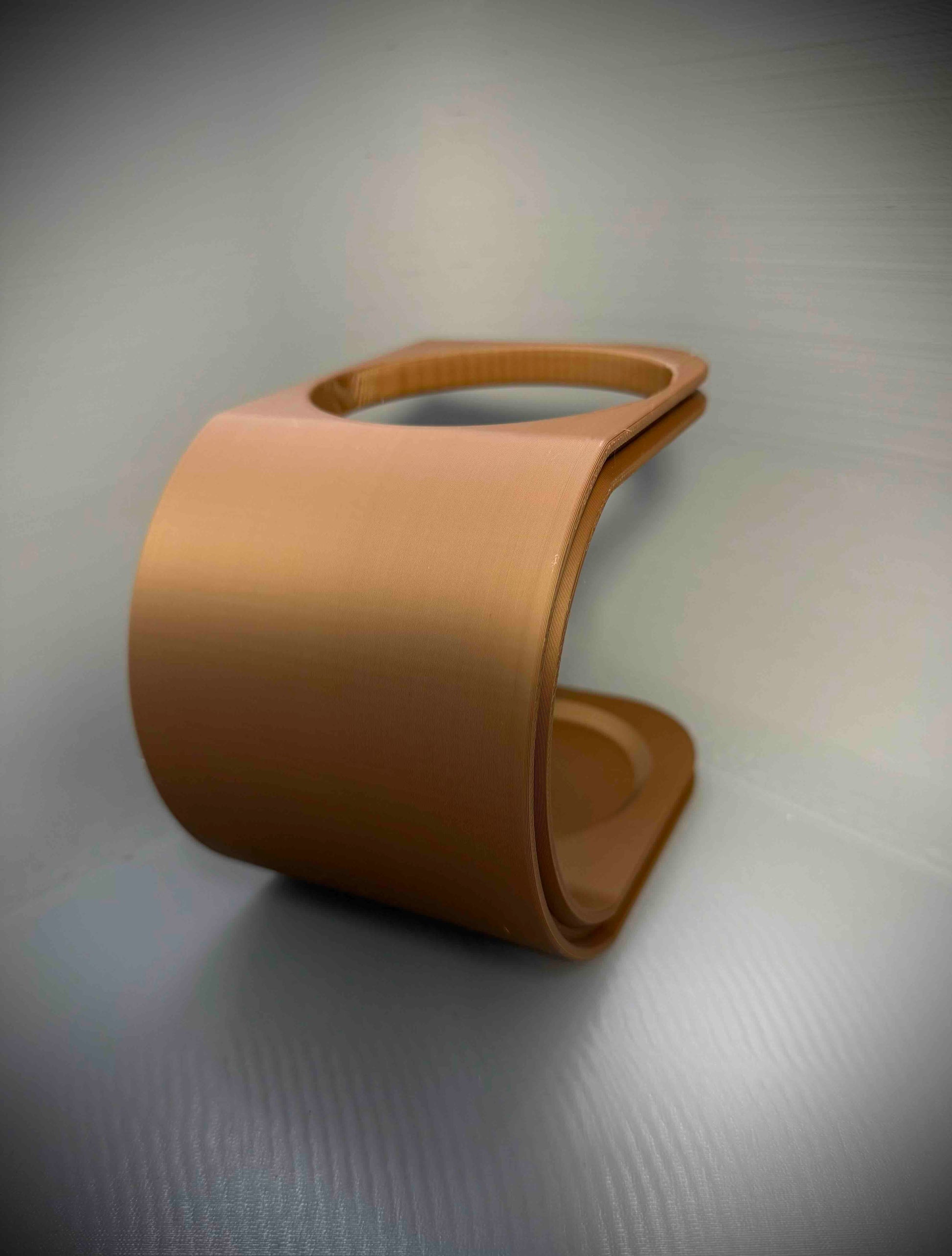 Suporte para coador de café marrom